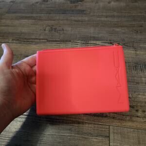 MAC silicone make up bag pink b44
